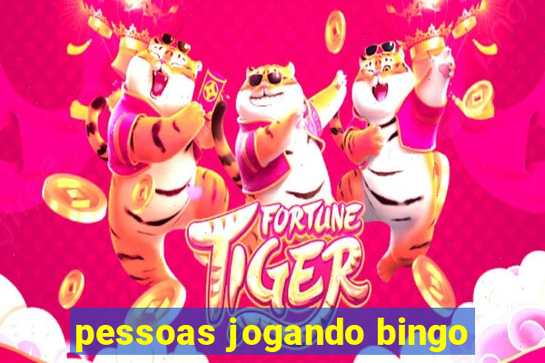 pessoas jogando bingo