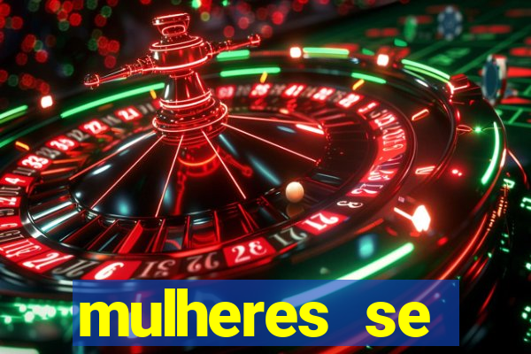 mulheres se exibindo ao vivo