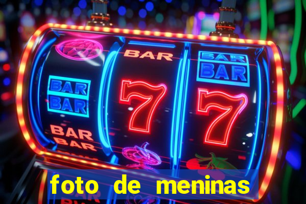 foto de meninas cacheadas fake